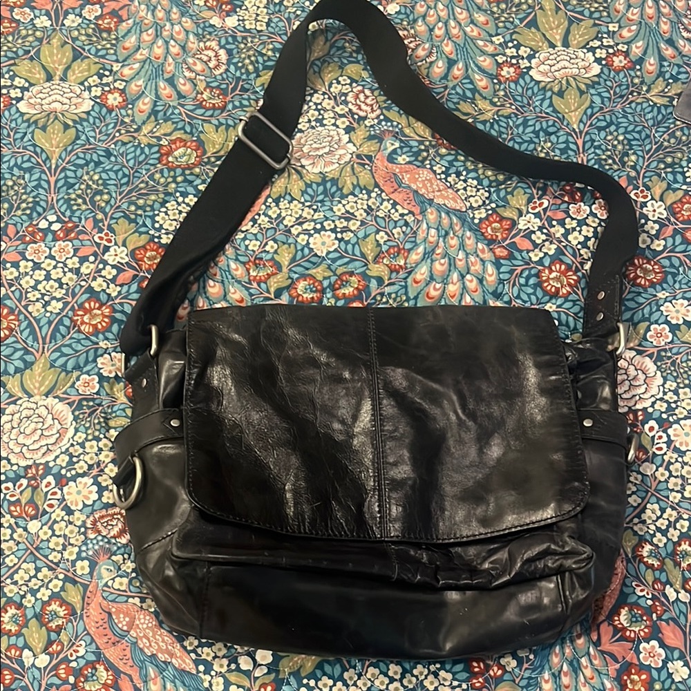 Fossil Black Leather Messenger Bag